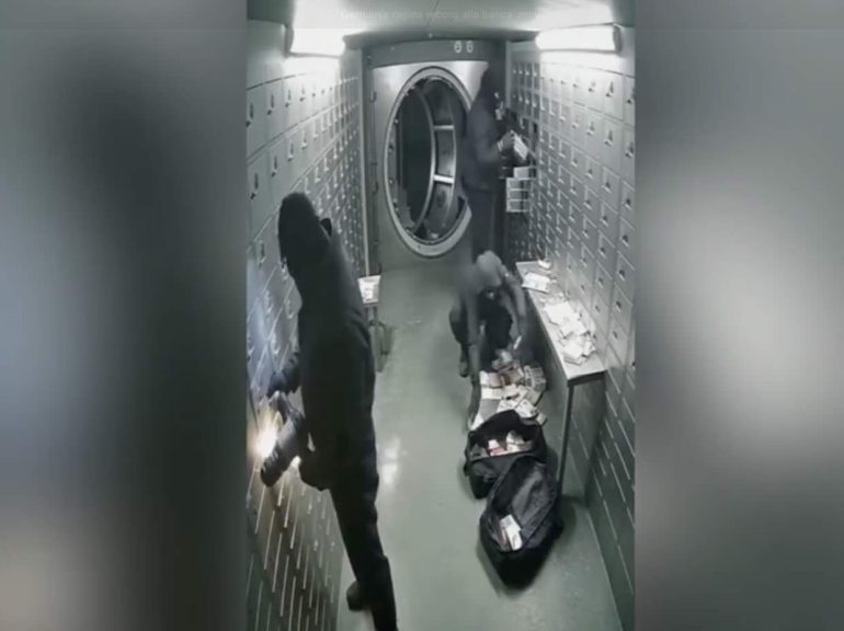 La sfida dei tunnel: se il colpo da 90 milioni in Germania umilia i «dilettanti del buco del Vomero»