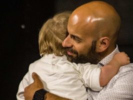 Luca Trapanese al Conca Film Festival: il racconto di una paternità che ha cambiato l’Italia