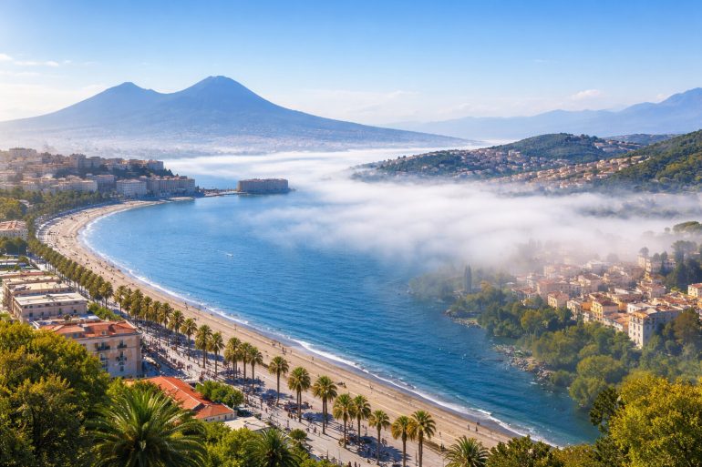 Meteo Campania: giornata serena lungo la costa, massime fino a 26°C