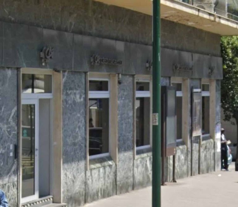 La banca Credit Agricole di piazza Medaglie d'Oro