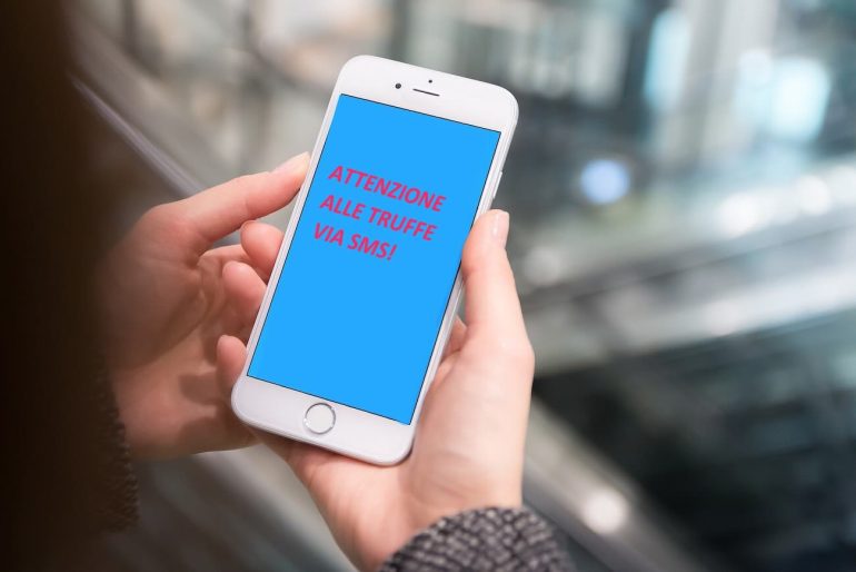 Napoli, falso allarme TARI: l’insidia viaggia via SMS