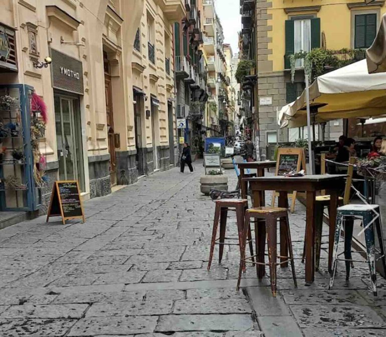 Via dei Mille a Napoli