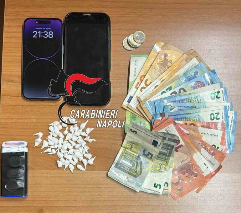 Napoli, pusher sorpreso in vico Soprammuro