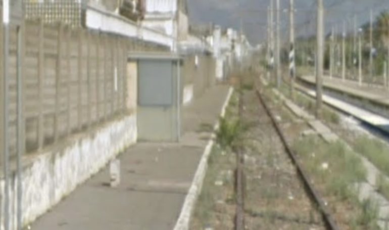 Nascondeva oltre 36 chili di cocaina sui binari della stazione di Angri: scatta l’arresto