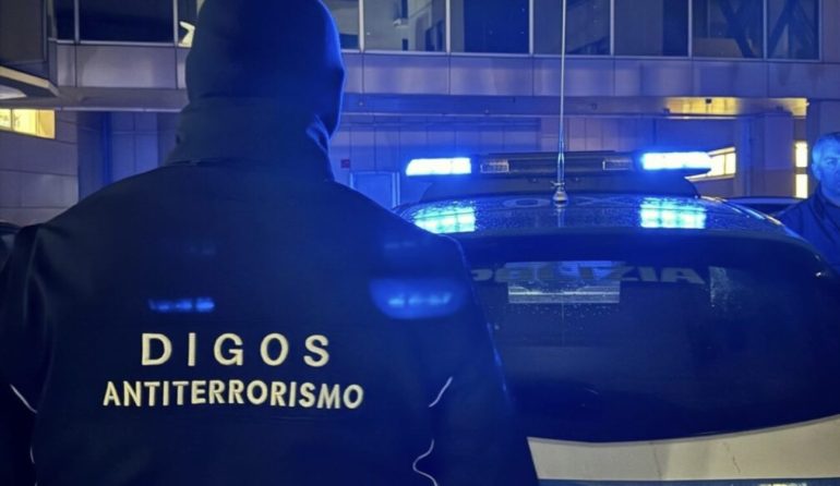 Neonazismo, arrestato un 19enne: i giovani suprematisti «studiavano» da terroristi