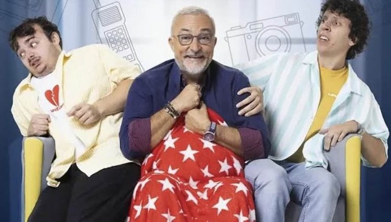Paolo Caiazzo al Teatro CortéSe: «Boomer – Un papà sul sofà»