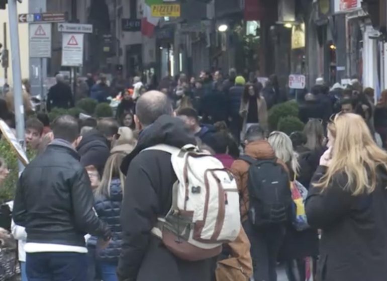 Pasqua da record a Napoli: in arrivo 400mila turisti, ma i trasporti si fermano a pranzo