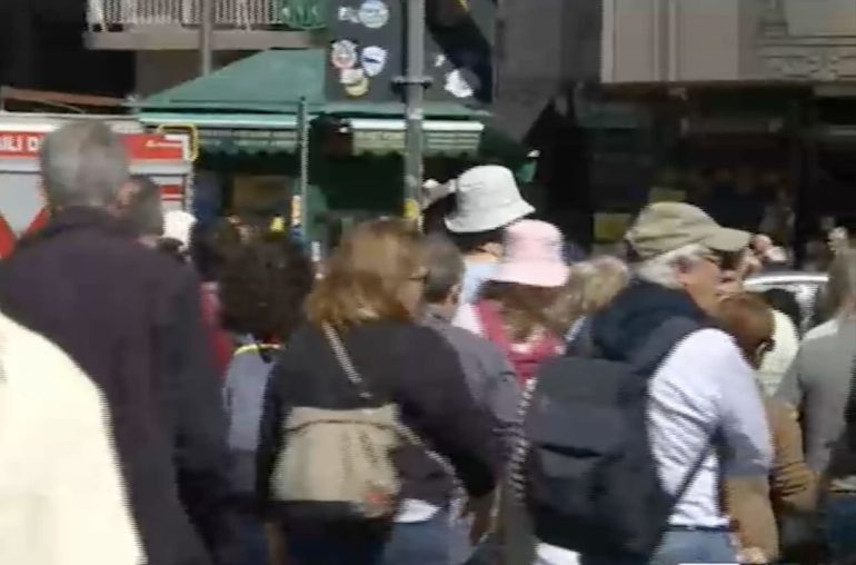 Pasqua, la rabbia dei tassisti: «Città paralizzata, manca un piano»