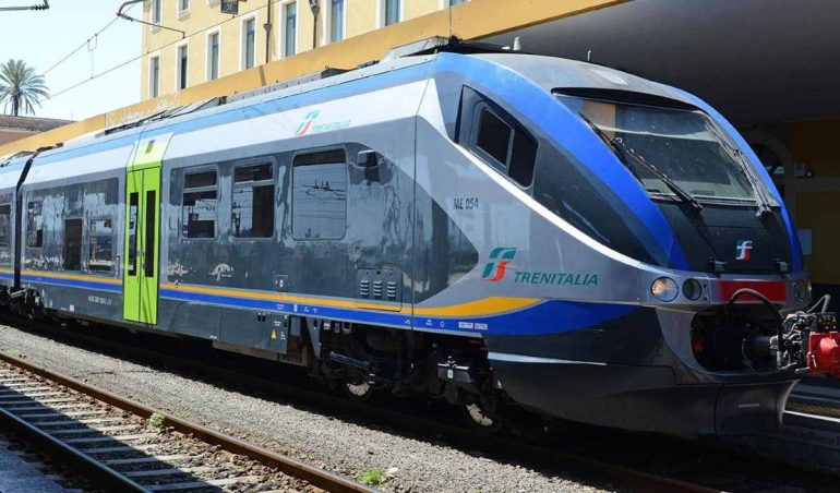 Ponti di primavera e Comicon, Trenitalia potenzia le corse in Campania