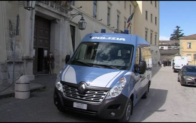 Caserta, patto tra ispettore antimafia e commercialista per ricattare le imprese