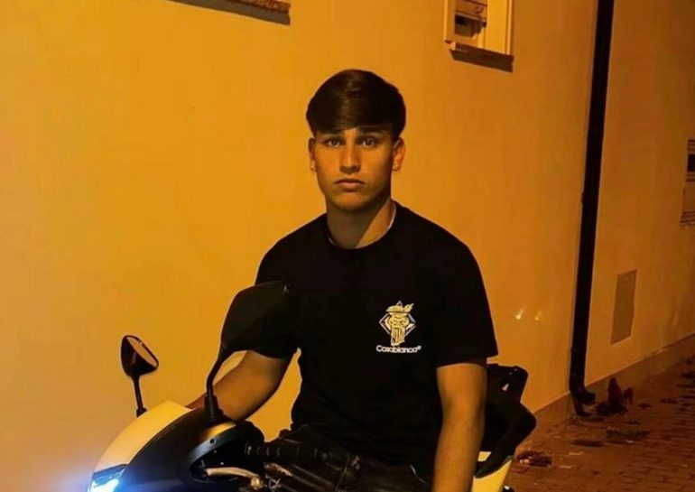 Sedicenne travolto in scooter a Mondragone: 47enne a processo per omicidio volontario