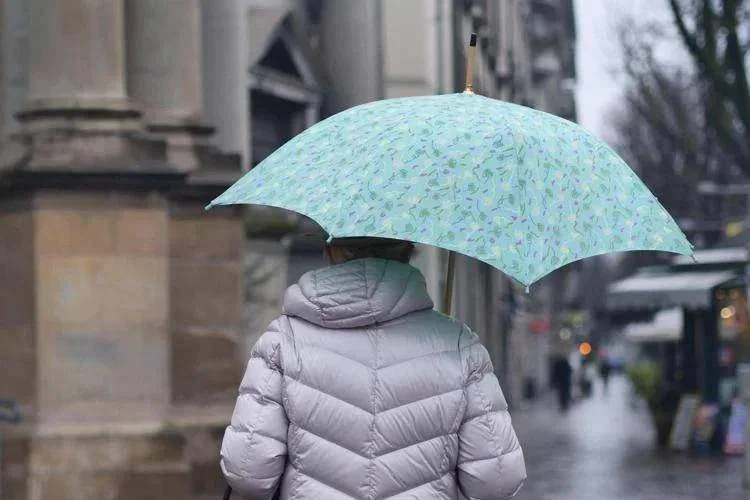 Temporali in arrivo: rischio di allagamenti e frane con raffiche di vento forte