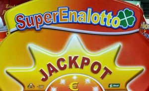 SuperEnalotto da record, il Jackpot sale a 150 milioni: è il premio più alto della storia
