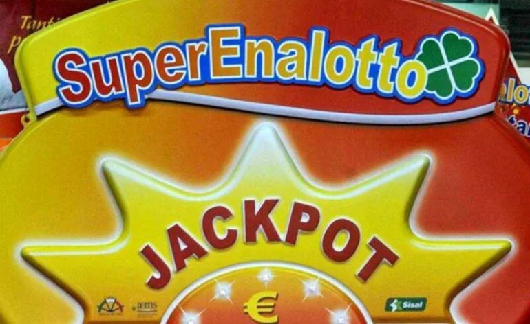 SuperEnalotto, jackpot a 204,1 milioni: agosto pronto a un nuovo record storico?