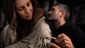 Domenico Sepe consegna “Amore” alla madre del piccolo Domenico Caliendo : un momento che commuove
