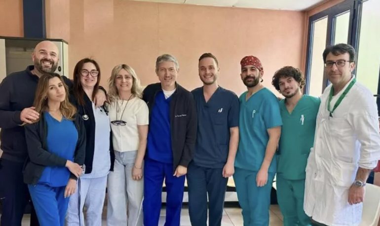 Napoli, tumore al seno e metastasi al fegato trattati in un’unica operazione