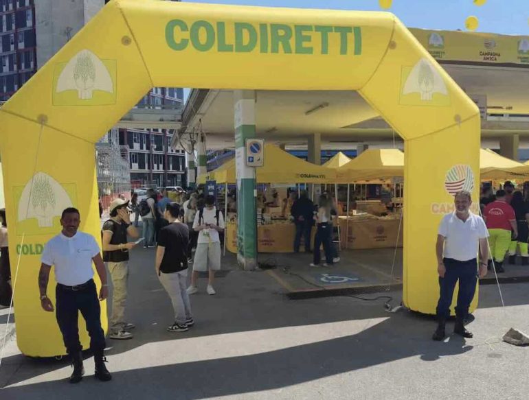 Al Policlinico Federico II di Napoli apre il primo mercato contadino della Coldiretti