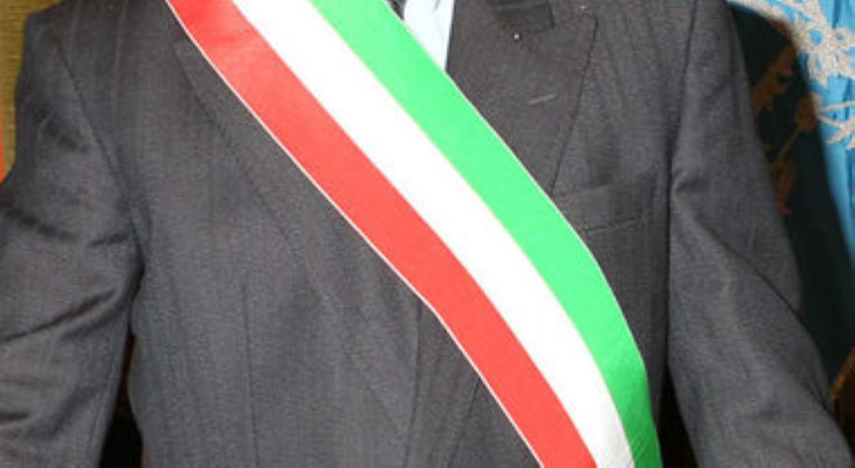 Caos a Napoli: 28 candidati in odore di mafia, tre puntano al sindaco