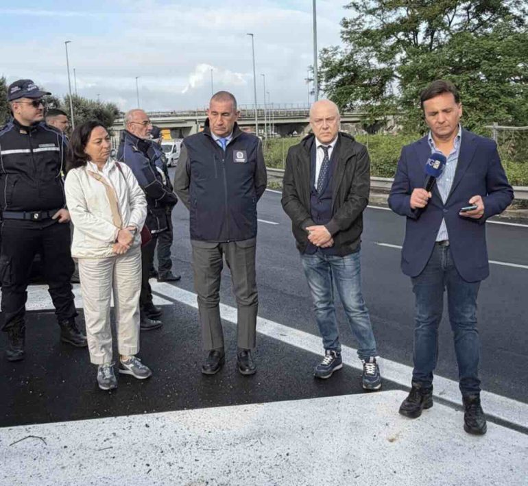 Arzano, via alla bonifica della galleria dei veleni: ruspe in azione dopo l’inchiesta di Giuseppe Bianco
