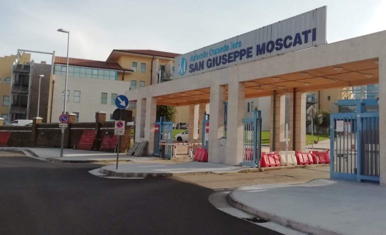 Avellino, dimessa e rimandata a casa senza trasfusione: il giallo della 63enne morta al Moscati