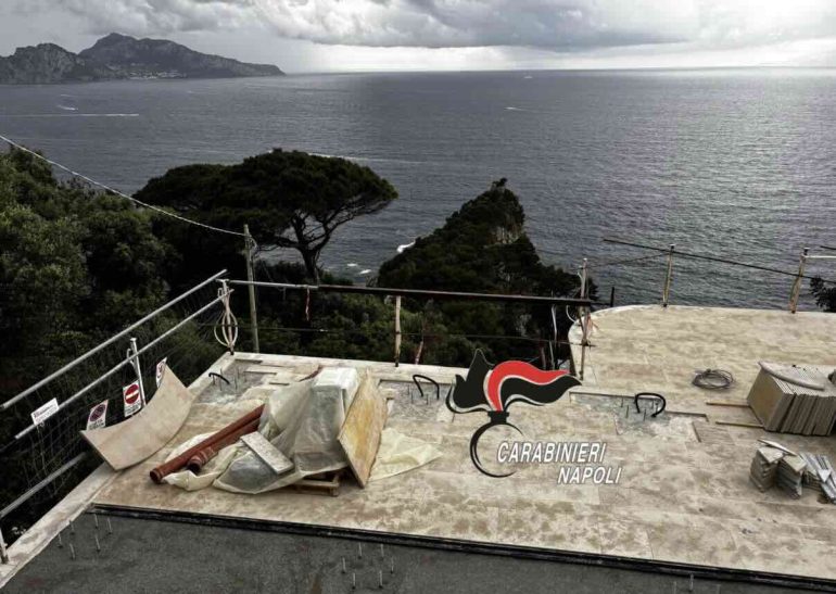Cantiere edile sequestrato a Massa Lubrense per gravi violazioni alle norme di sicurezza
