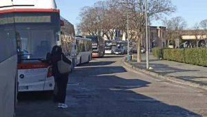 Fermata bus nel caos alla stazione di Caserta, la denuncia della Fit Cisl: «Sicurezza e accoglienza a rischio»