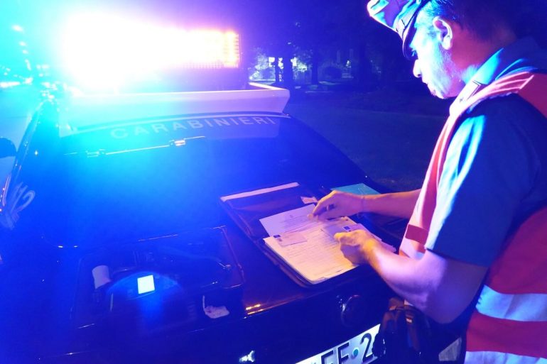 Casagiove, non si ferma all’alt dei Carabinieri: denunciato automobilista ubriaco e drogato