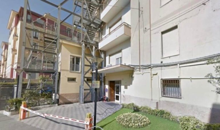 Chirurgia da record alla Clinica Tortorella: rimosso con successo un tumore addominale di 10 chili