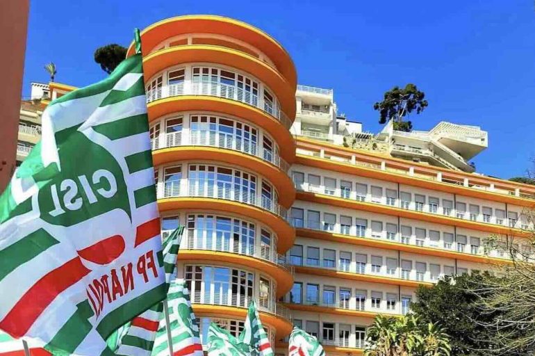 Clinica Mediterranea, 14 professionisti assunti come dipendenti: svolta nella vertenza sindacale