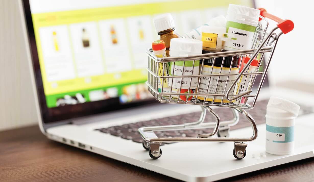 Farmaci online a Napoli: il decalogo del Codacons per evitare truffe e rischi invisibili