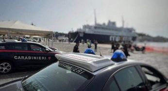 Ischia, arrestato corteggiatore di «Uomini e Donne»: documenti falsi per sconti sui traghetti
