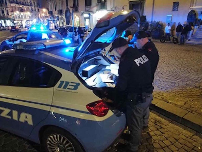 Controlli serrati al Vomero: 42 persone identificate e sanzioni a negozi e automobilisti