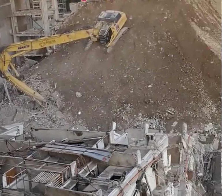 Crollo a Scampia, nessun ferito rientrano le 47 famiglie evacuate: pericolo solo per 49 abitanti