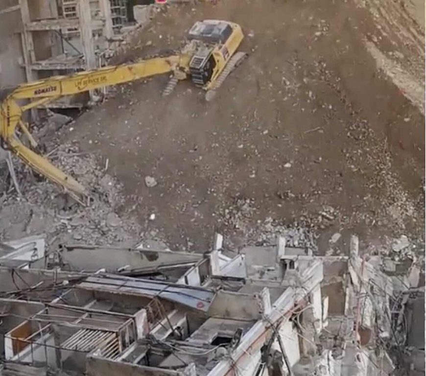 Crollo a Scampia, nessun ferito rientrano le 47 famiglie evacuate: pericolo solo per 49 abitanti