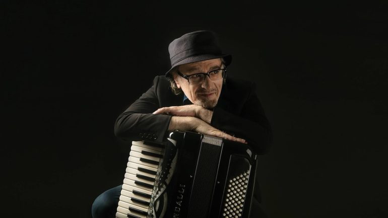 Eduardo De Crescenzo sold out all’Arena Flegrea: nuovo concerto il 19 settembre 2026