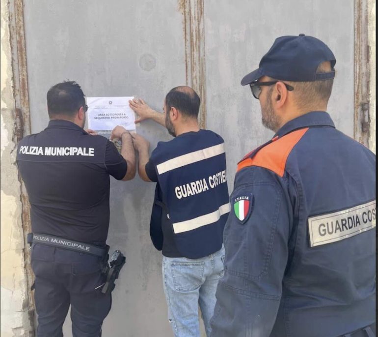 Ercolano, sequestrata falegnameria che scaricava reflui direttamente in mare