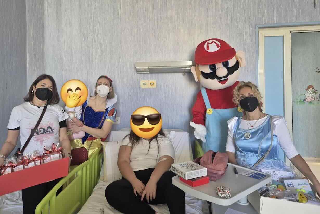 Festa della Mamma in corsia: la NIDA Campania ha portato sorrisi alla Vanvitelli