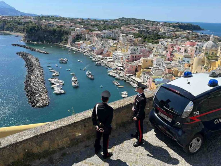 Flussi turistici sotto controllo nelle isole del Golfo: nel mirino irregolarità ricettive e sicurezza