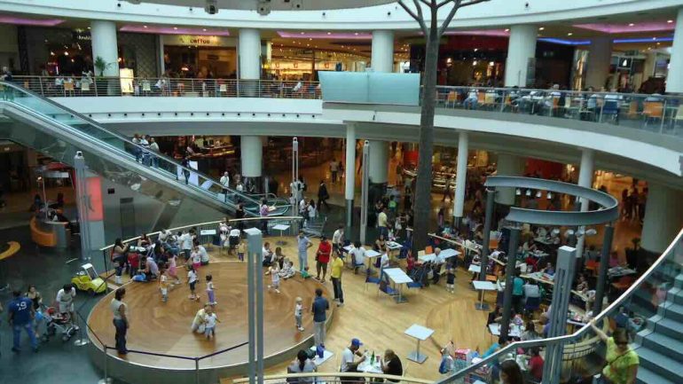 Furto al Centro Campania, denunciati tre ladri