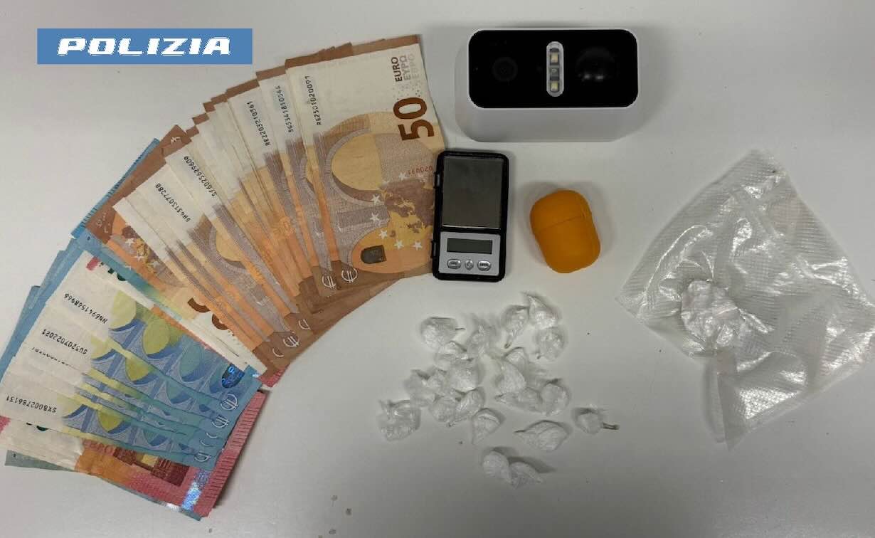 Giugliano, 50enne ai domiciliari scoperto con cocaina in casa: tensione alle stelle!