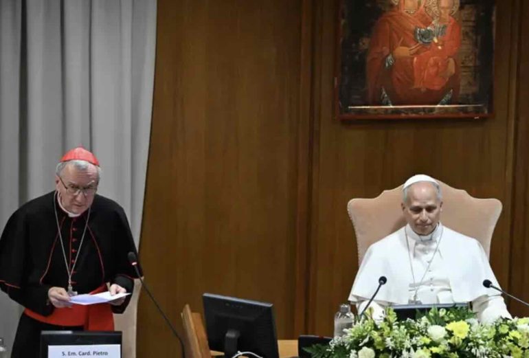 Il Papa contro i giganti del Tech: «L’IA crea nuove schiavitù e alimenta le guerre»