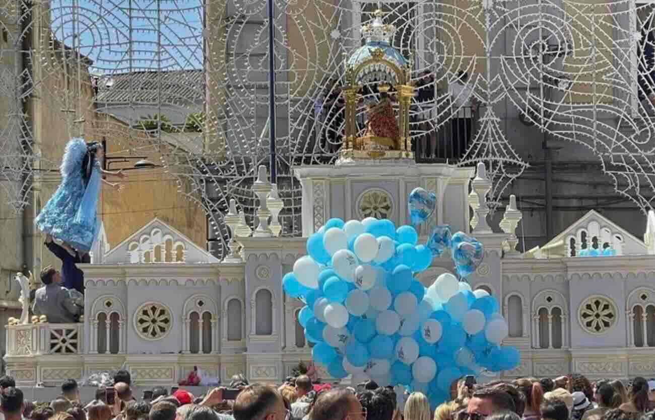Giugliano in crisi: il sindaco difende il Volo dell’Angelo tra polemiche e allarme sociale