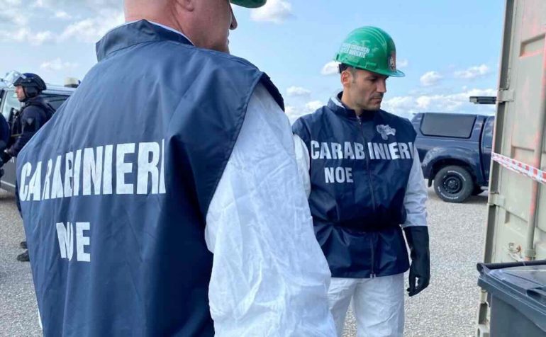 Inquinamento, sigilli a un cantiere navale a Torre Annunziata