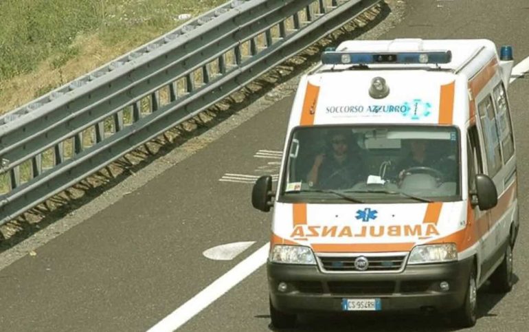 Investito mentre allestisce un cantiere sull’A1: operaio perde la vita