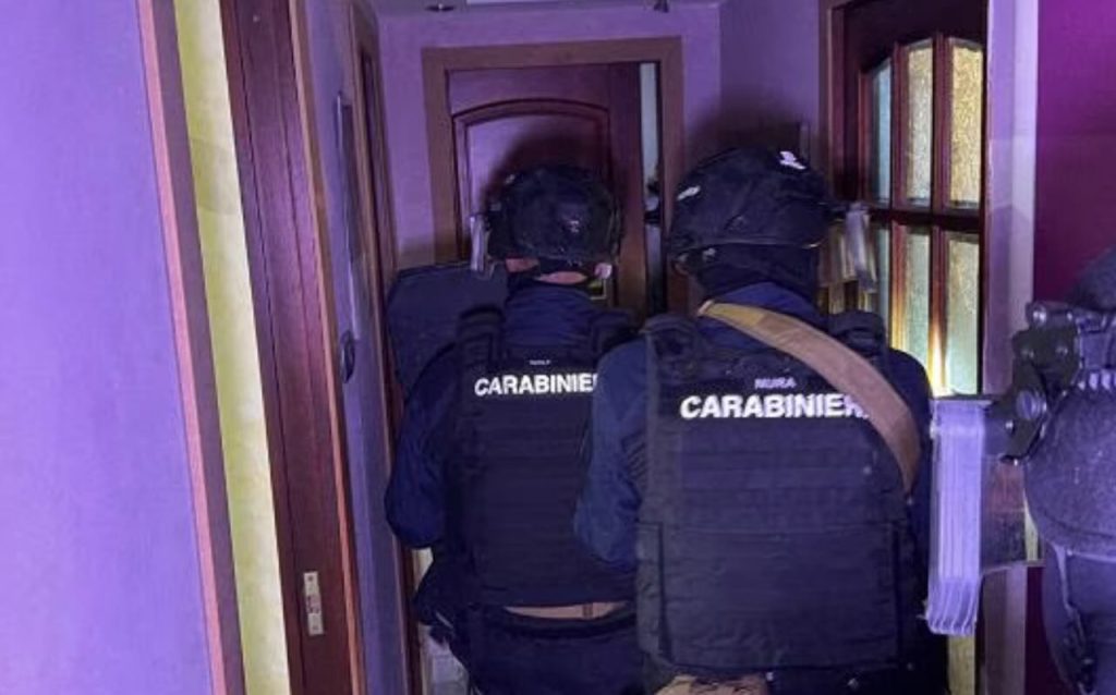 Nuovo colpo al clan della 167 di Arzano: 17 arresti