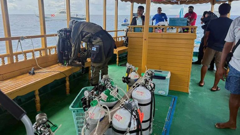 Maldive, recuperati i corpi degli ultimi due sub morti nella grotta