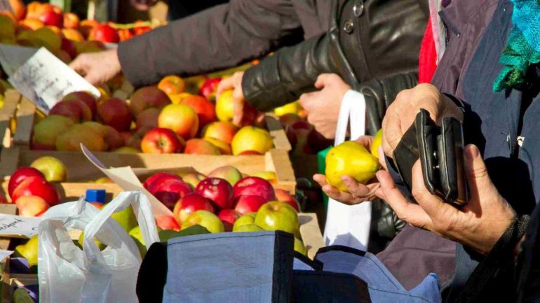 Mercati rionali, la svolta: la Regione Campania finanzia nove progetti di riqualificazione a Napoli