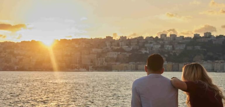 Meteo Napoli e Campania: è già estate con temperature fino a 33 gradi