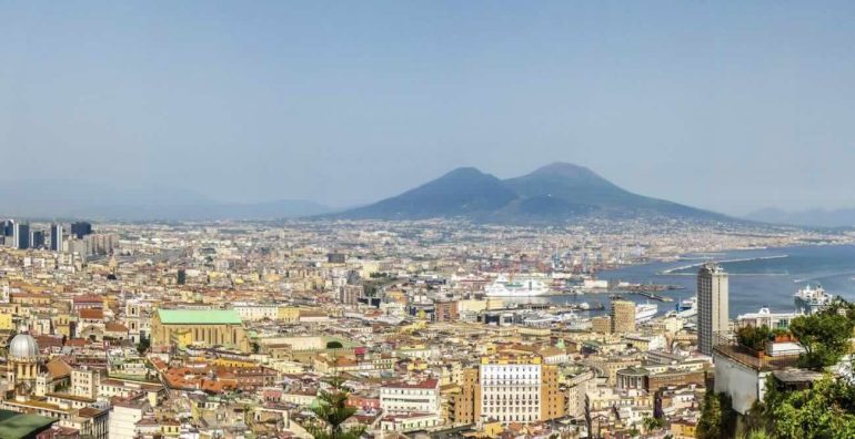 Meteo Napoli e Campania tra afa e piogge improvvise: oggi temperature fino a 30 gradi