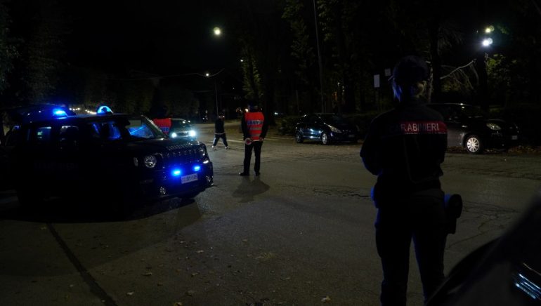 Mondragone, inseguimento nella notte a Pescopagano: arrestato pusher con un etto di eroina